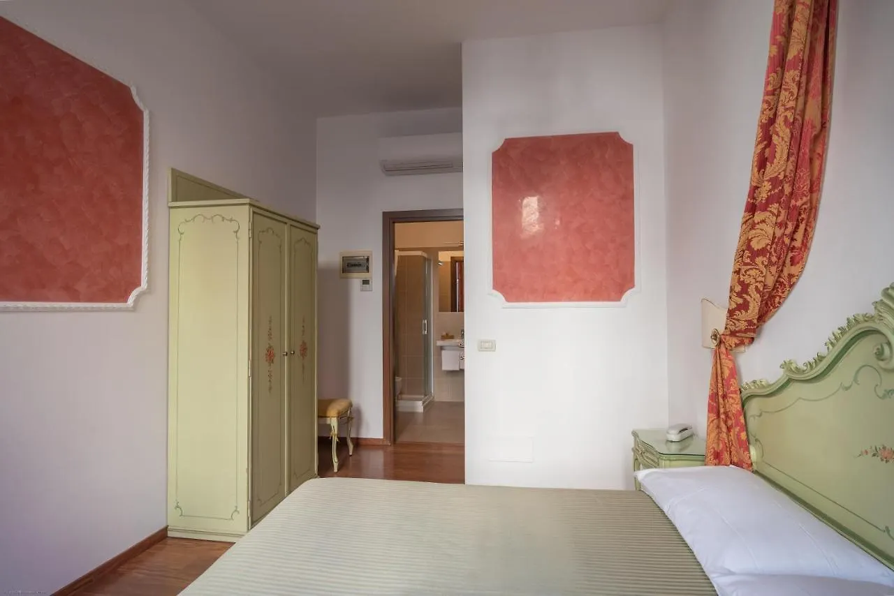 Hotel Al Sotoportego Venice 0*,  Italy