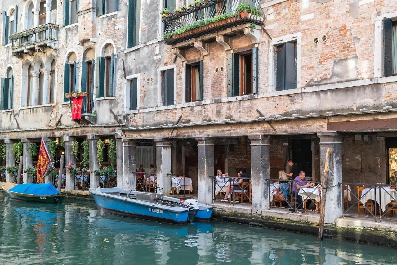 Hotel al Sotoportego Venecia Italia