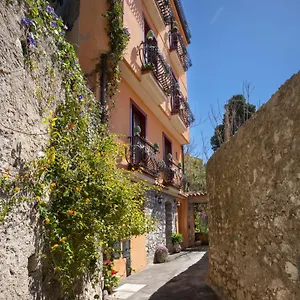 https://bb-re-taormina.taorminaitalyhotels.com